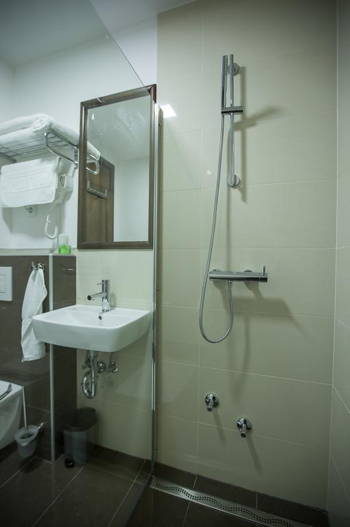 Heartland City B&B Tuzla Ngoại thất bức ảnh